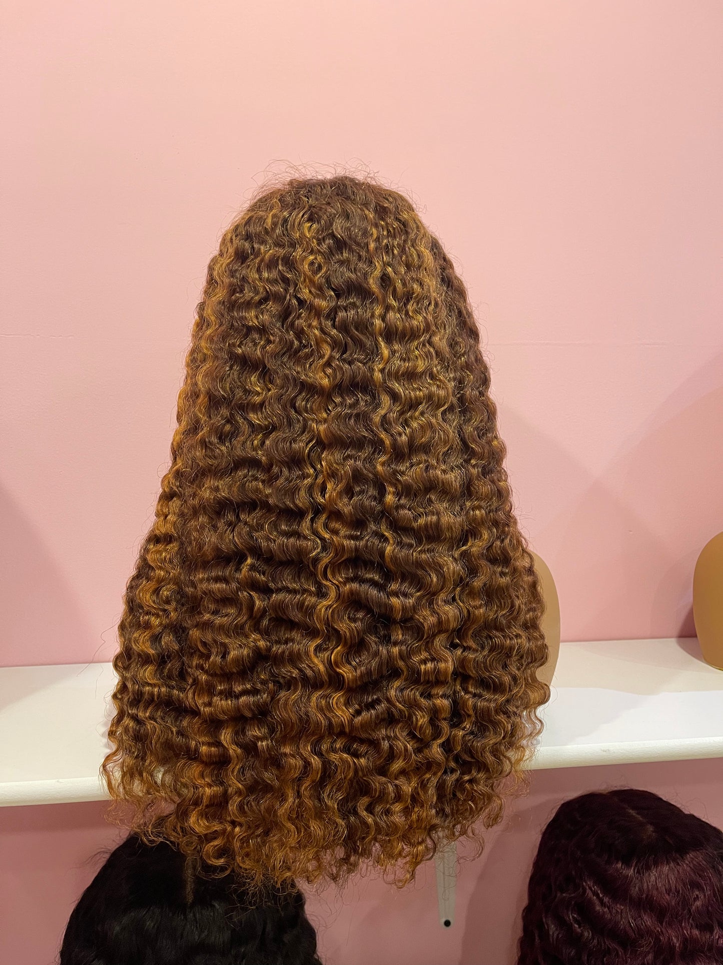 22inch highlight burmese curl 5X5 GLUELESS WIG with shipping cost to US